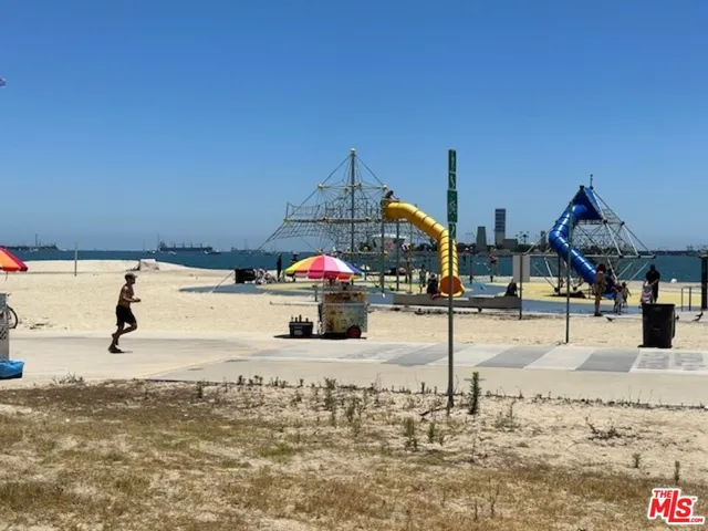 $1,925 | 1025 Locust Avenue, Unit 6, Long Beach, CA 90813