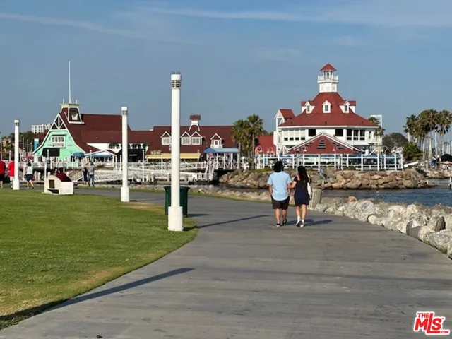 $1,925 | 1025 Locust Avenue, Unit 6, Long Beach, CA 90813