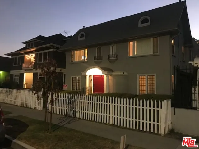 $1,925 | 1025 Locust Avenue, Unit 6, Long Beach, CA 90813