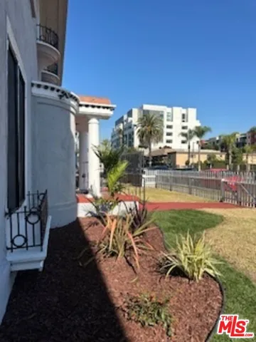 $1,925 | 1025 Locust Avenue, Unit 6, Long Beach, CA 90813