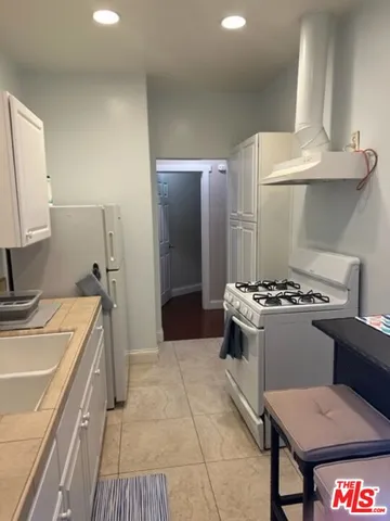 $1,925 | 1025 Locust Avenue, Unit 6, Long Beach, CA 90813