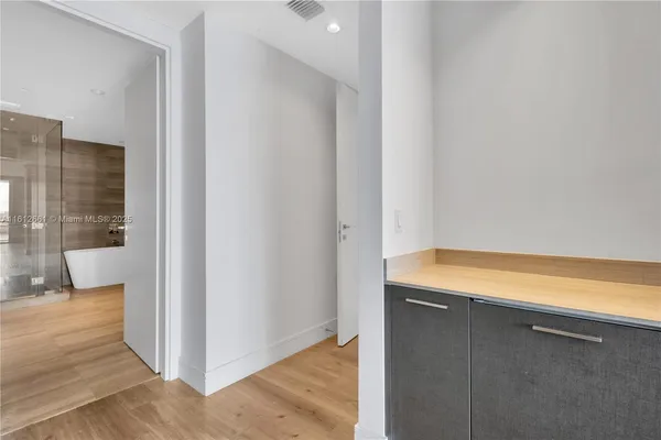 $1,949,900 | 3300 Northeast 188th Street, Unit 611, Aventura, FL 33180