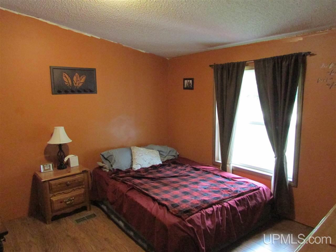 E10335 Carmody Road Munising, MI 49862 - Photo 28 of 36 Gallery Image 28
