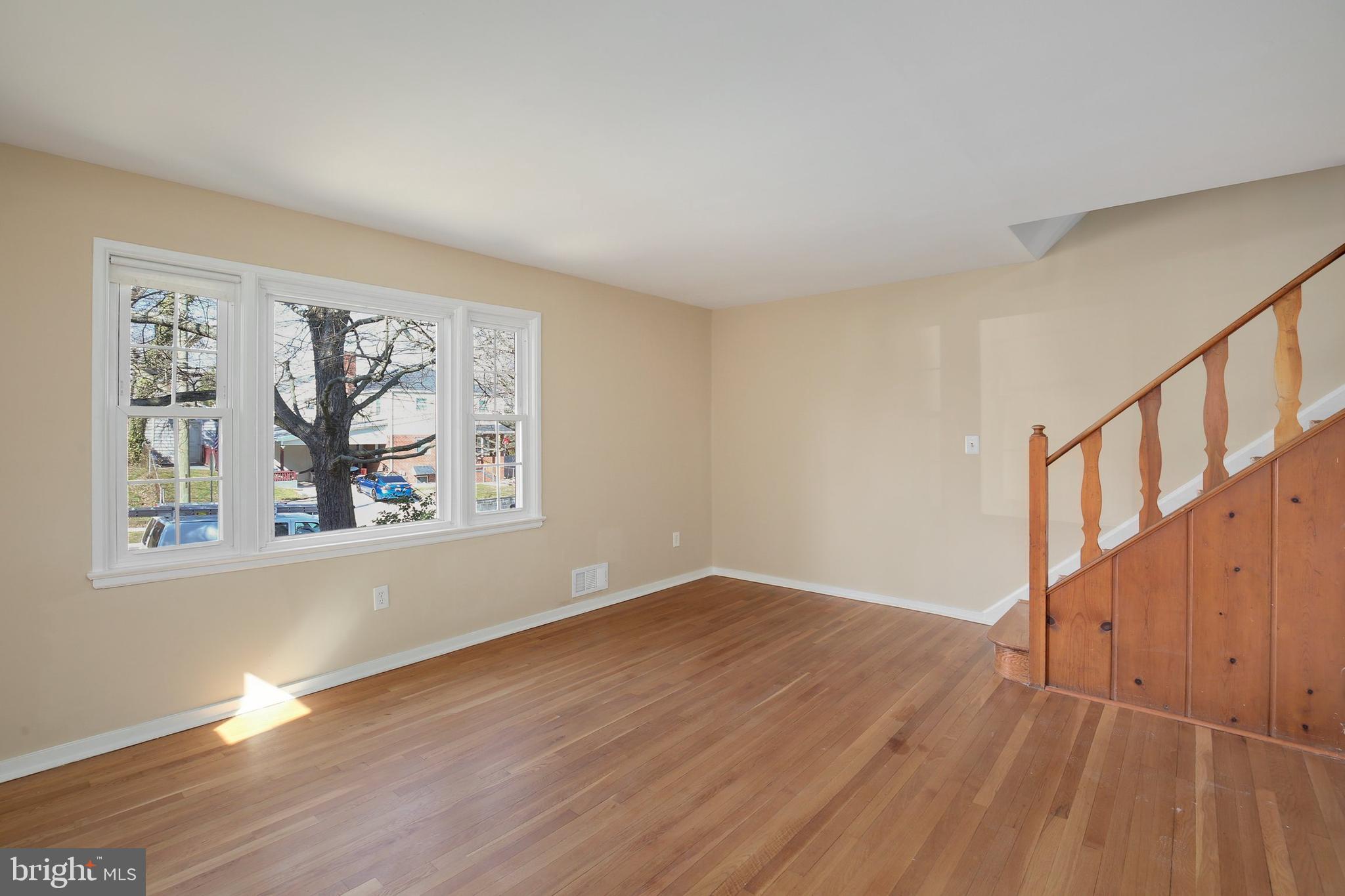 12061 Claridge Road Silver Spring, MD 20902 - Photo 5 of 35