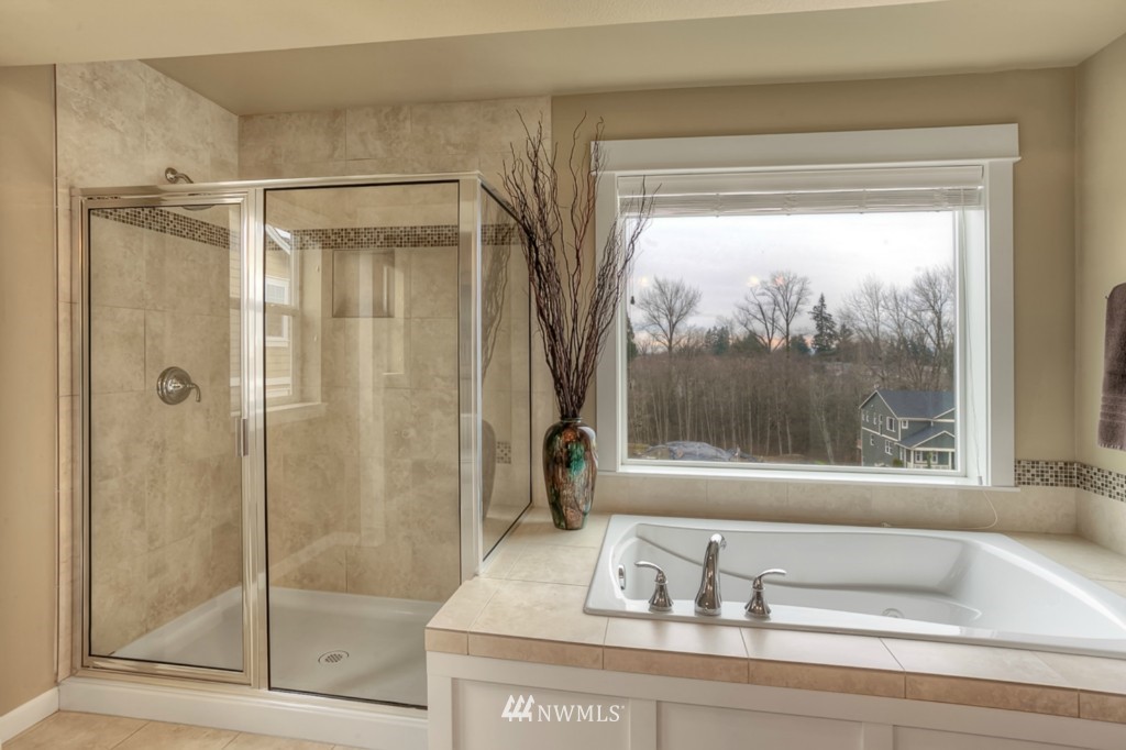 829 Mount Baker Avenue Northeast Renton, WA 98059 - Photo 14 of 25 Gallery Image 14