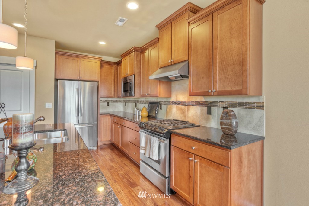 829 Mount Baker Avenue Northeast Renton, WA 98059 - Photo 5 of 25 Gallery Image 5