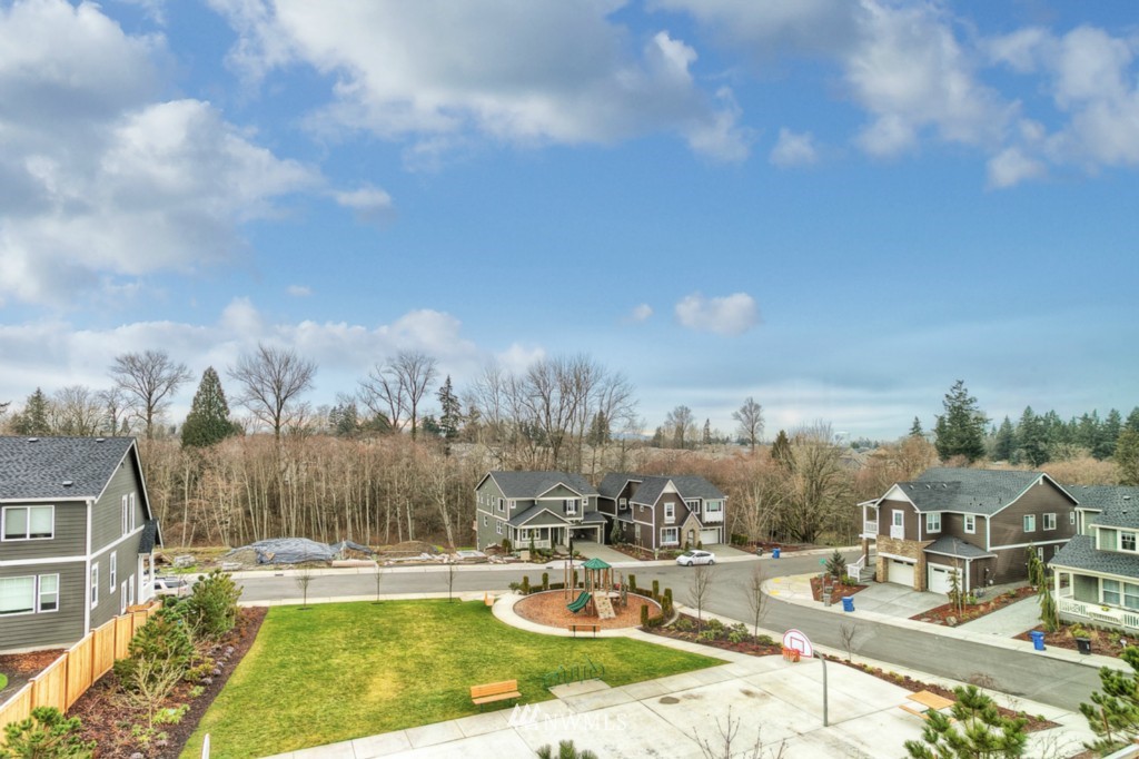 829 Mount Baker Avenue Northeast Renton, WA 98059 - Photo 8 of 25 Gallery Image 8