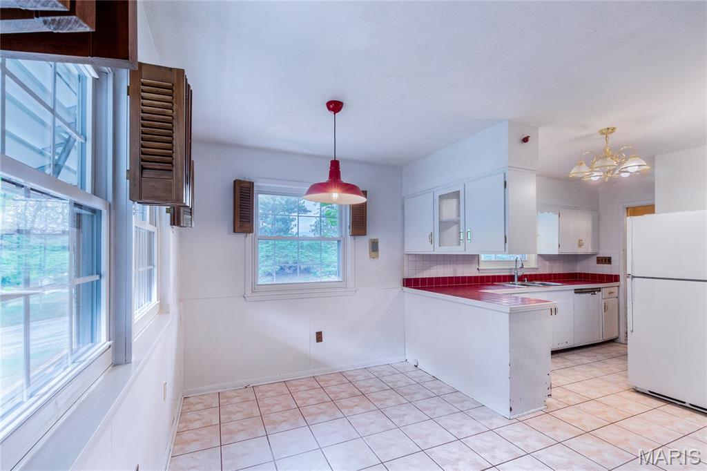 4813 Seine Drive Godfrey, IL 62035 - Photo 12 of 54