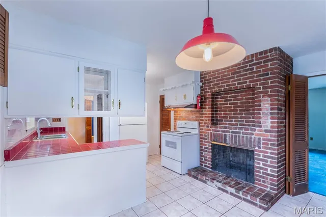 $199,900 | 4813 Seine Drive, Godfrey, IL 62035