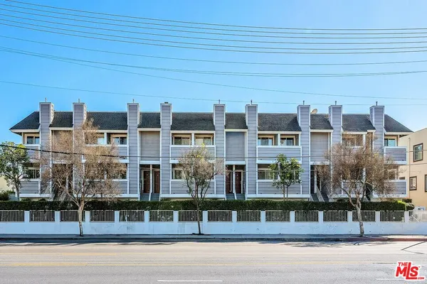 a view of a large building