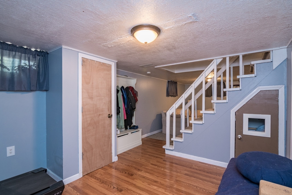 222 Plumtree Road Springfield, MA 01118 - Photo 18 of 22