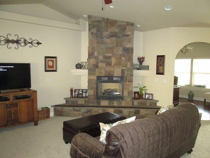 119 Northwest Native Run Loop Grants Pass, OR 97526 - Photo 4 of 18 Gallery Image 4