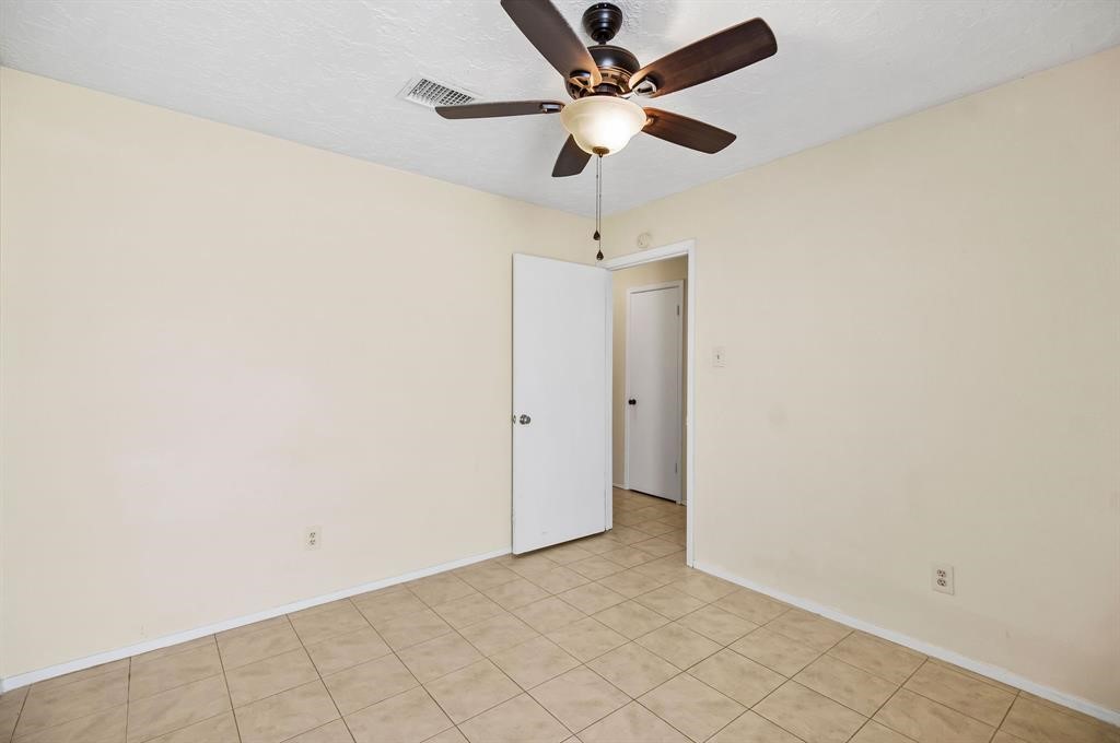 9718 Shady Tree Lane Houston, TX 77086 - Photo 19 of 26