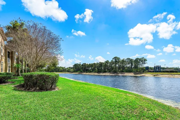 $4,000 | 4931 Bonsai Circle, Unit 201, Palm Beach Gardens, FL 33418