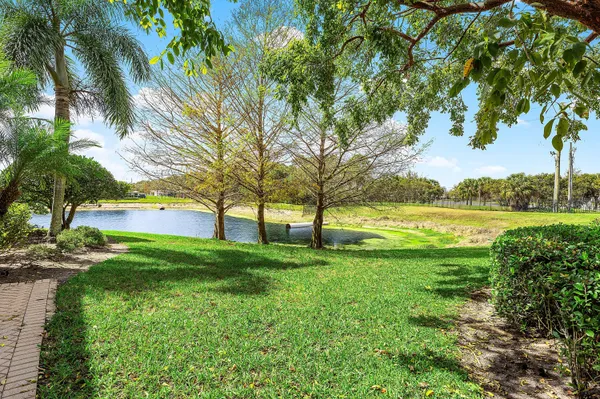a view of outdoor space yard and green space