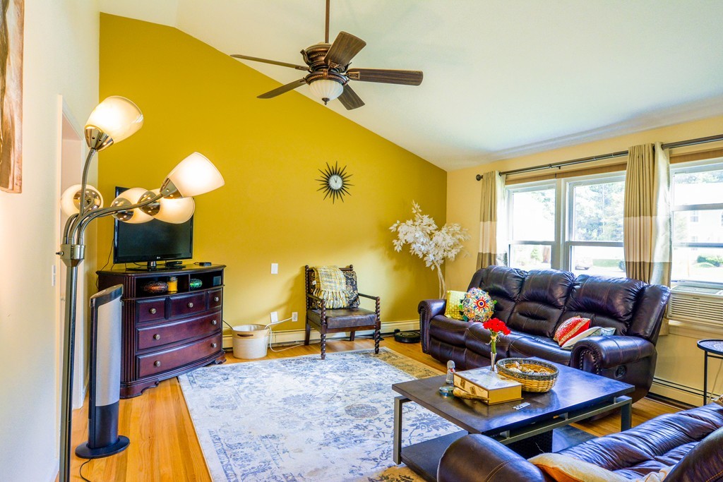 19 Sycamore Road Shrewsbury, MA 01545 - Photo 3 of 19 Gallery Image 3