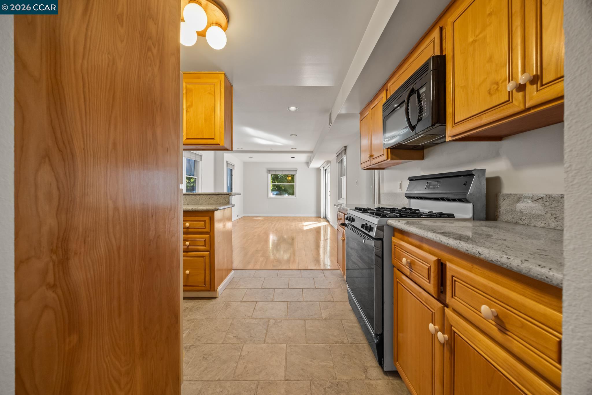 5910 Chabot Road Oakland, CA 94618 - Photo 30 of 45