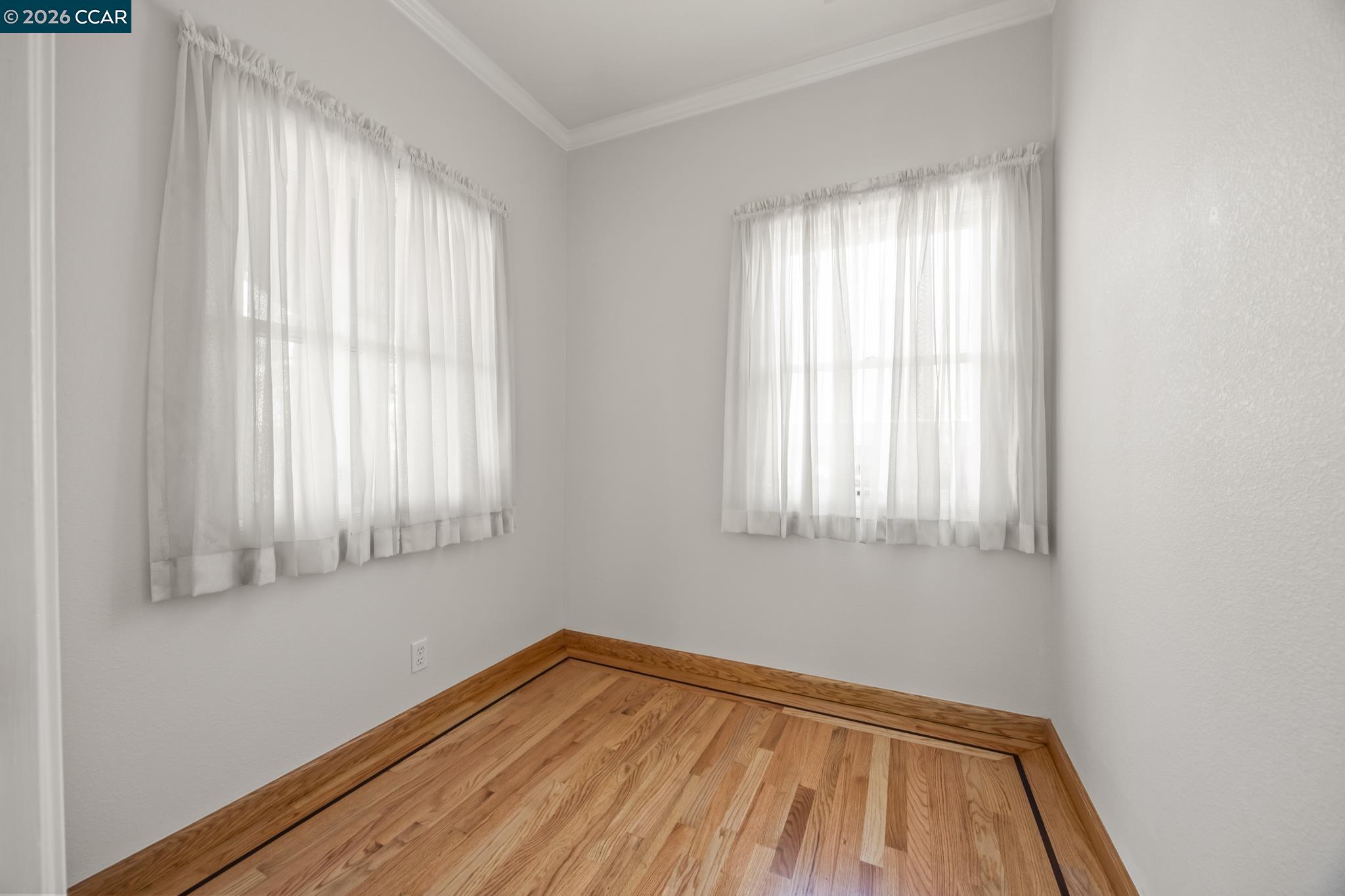 5910 Chabot Road Oakland, CA 94618 - Photo 8 of 45