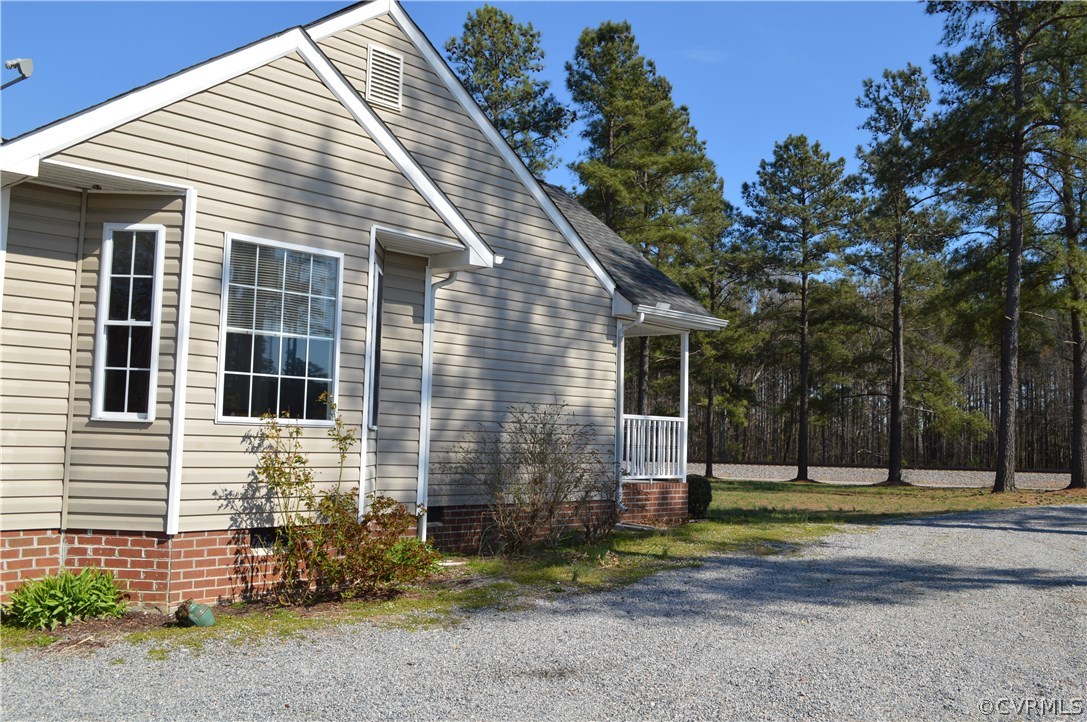 13114 Cox Road Church Road, VA 23833 - Photo 4 of 17 Gallery Image 4