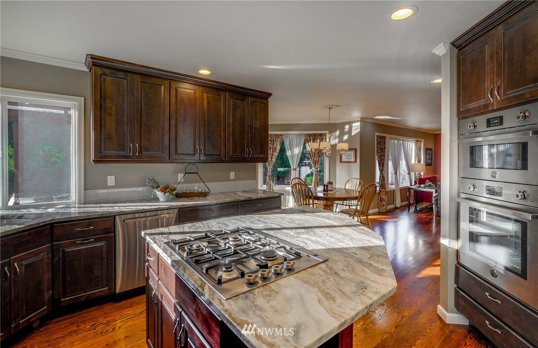 19218 Meridian Place West Bothell, WA 98012 - Photo 12 of 40