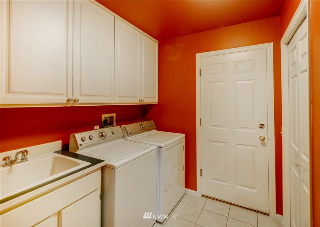 19218 Meridian Place West Bothell, WA 98012 - Photo 21 of 40