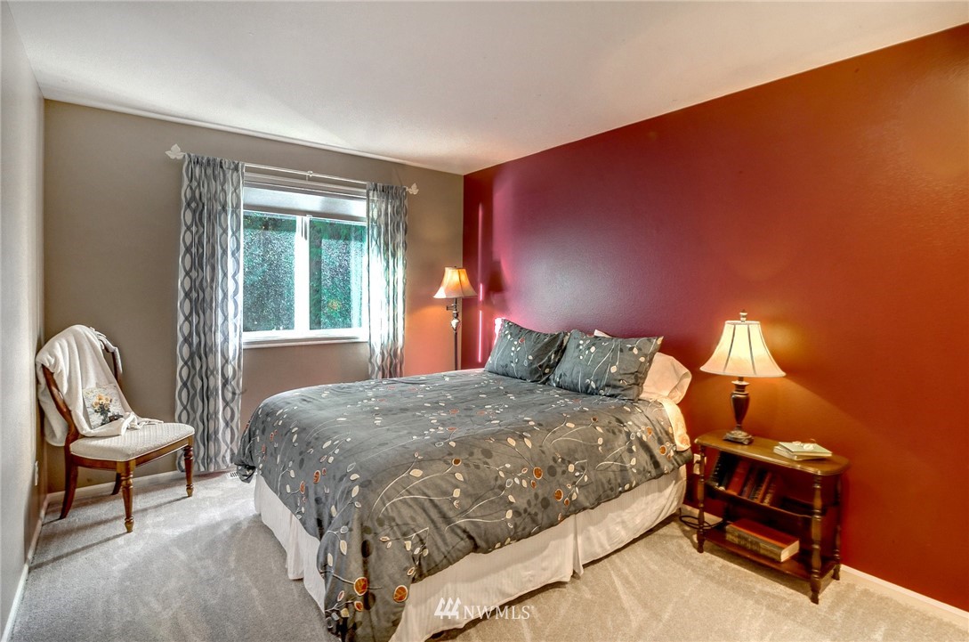 19218 Meridian Place West Bothell, WA 98012 - Photo 31 of 40