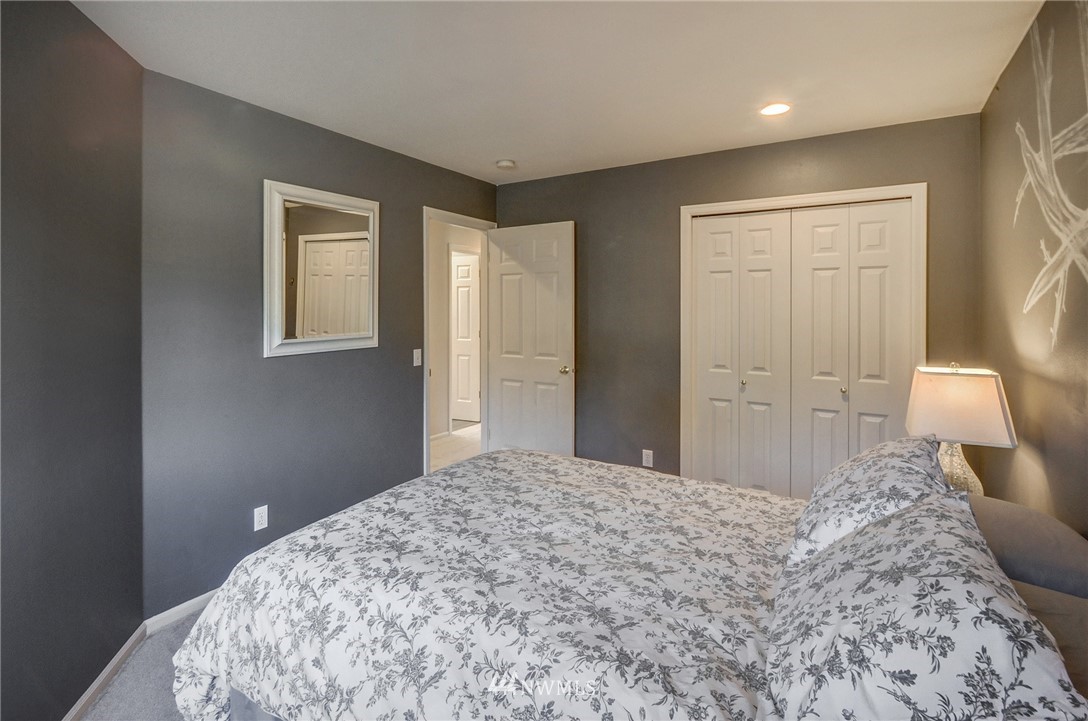 19218 Meridian Place West Bothell, WA 98012 - Photo 33 of 40