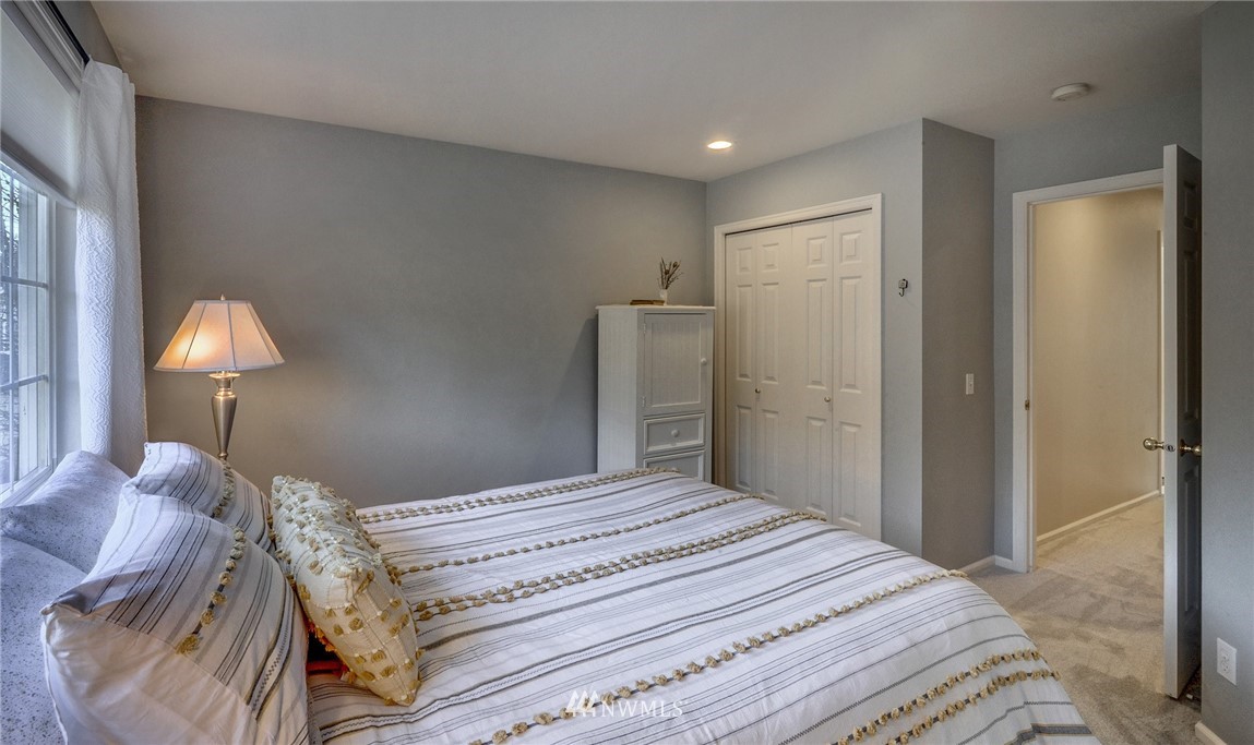 19218 Meridian Place West Bothell, WA 98012 - Photo 35 of 40