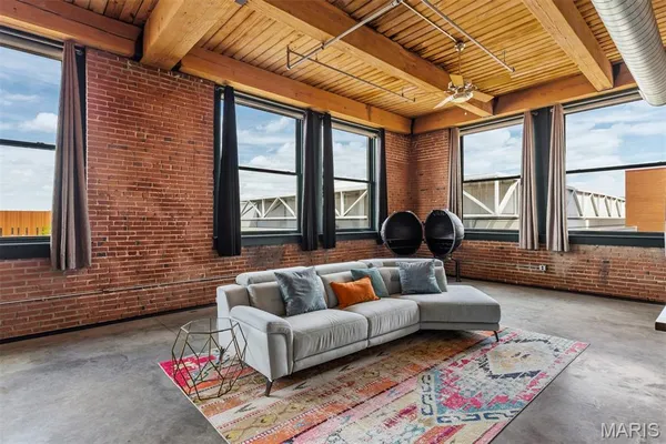 $300,000 | 901 Washington Avenue, Unit 309, St. Louis, MO 63101