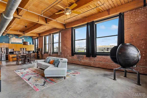 $300,000 | 901 Washington Avenue, Unit 309, St. Louis, MO 63101