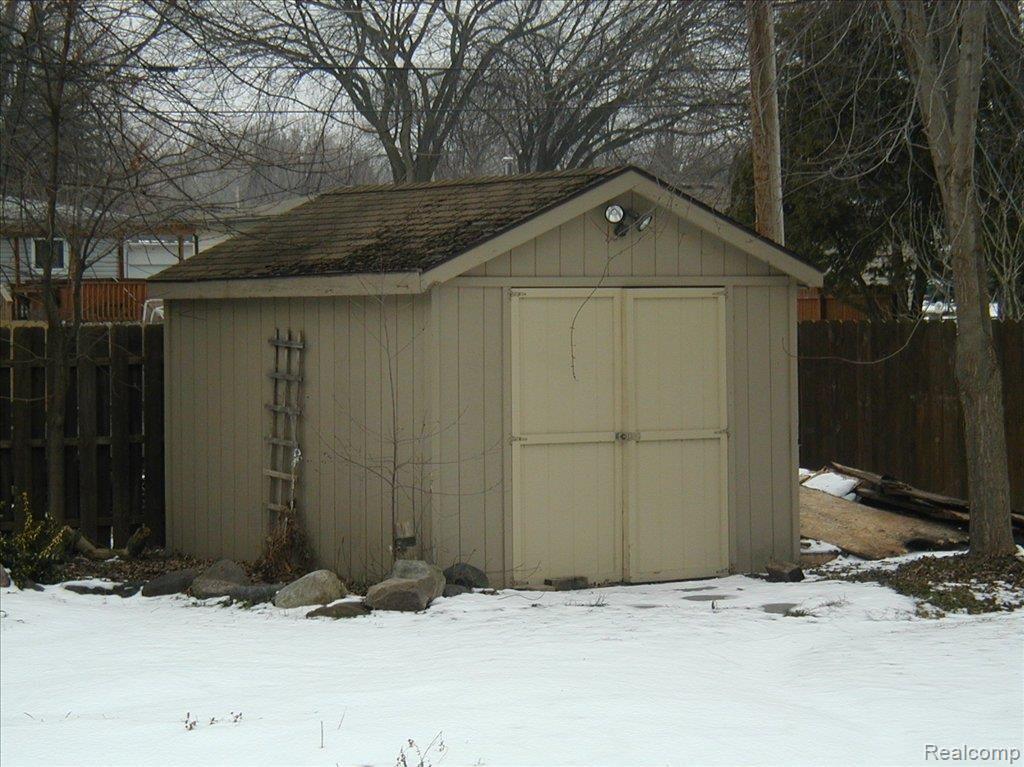 3051 West Utica Road Utica, MI 48317 - Photo 2 of 11 Uticashed
