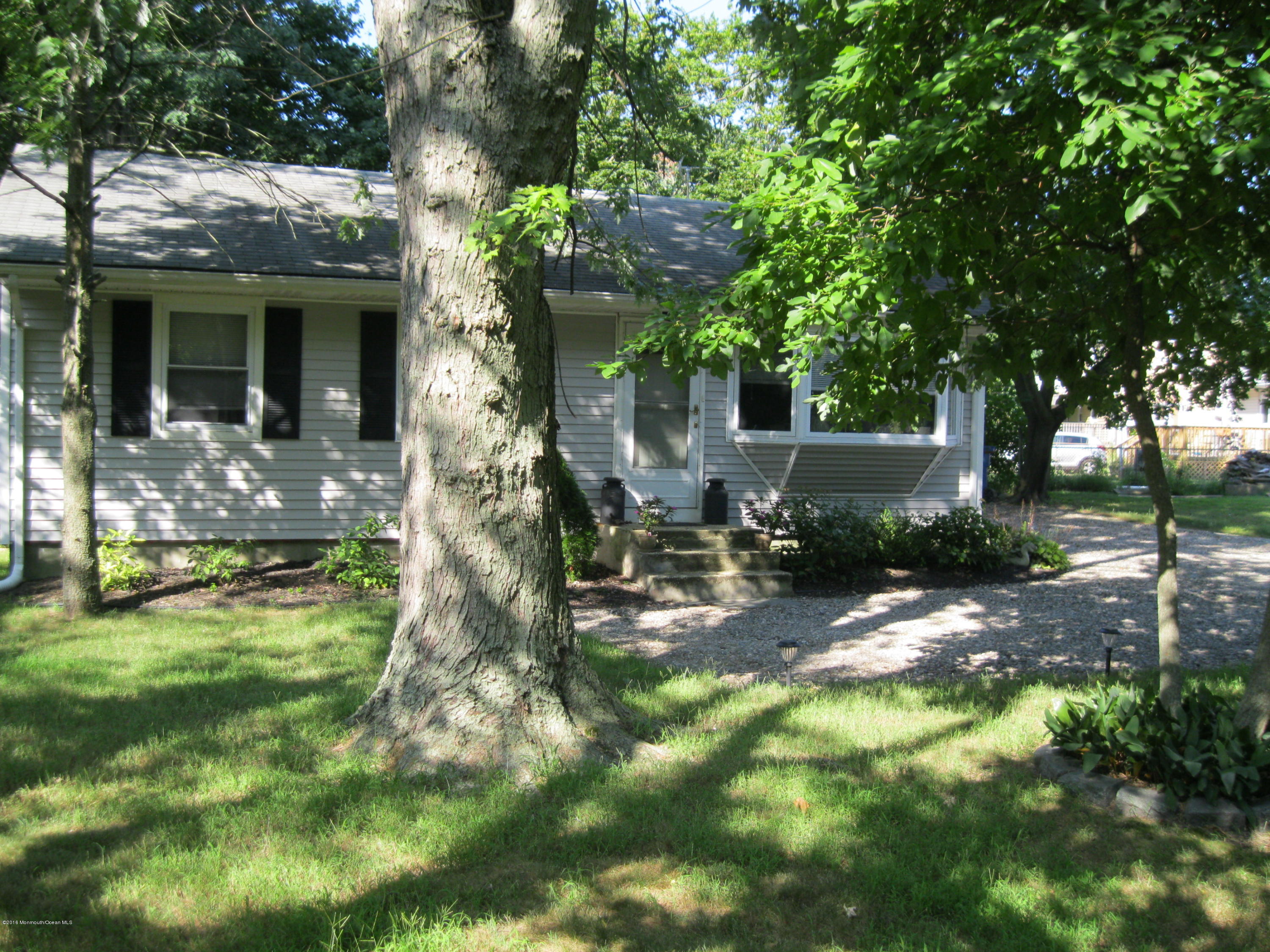 927 Wayside Road Tinton Falls, NJ 07712 - Photo 3 of 20 IMG_0303