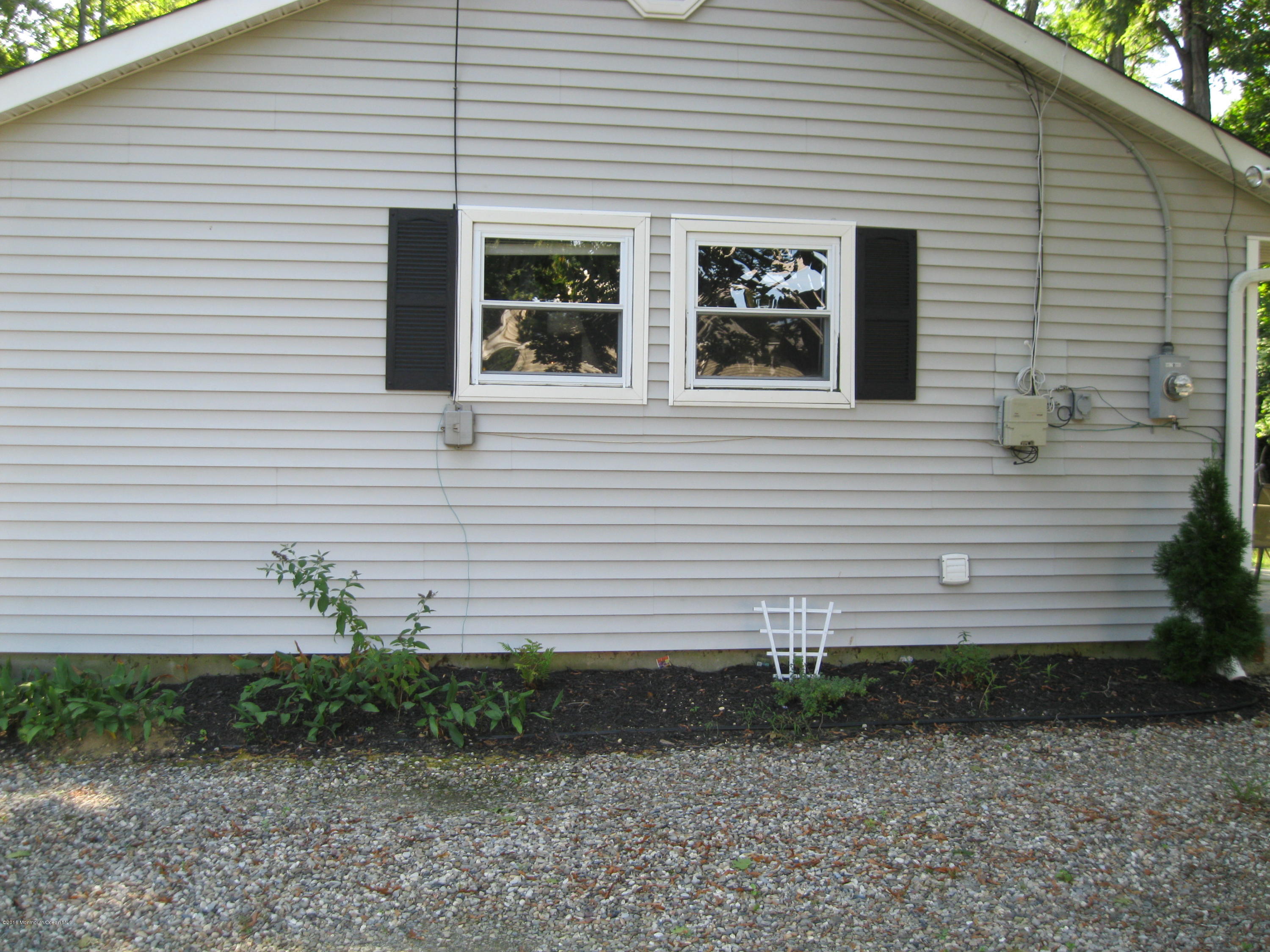 927 Wayside Road Tinton Falls, NJ 07712 - Photo 5 of 20 IMG_0305