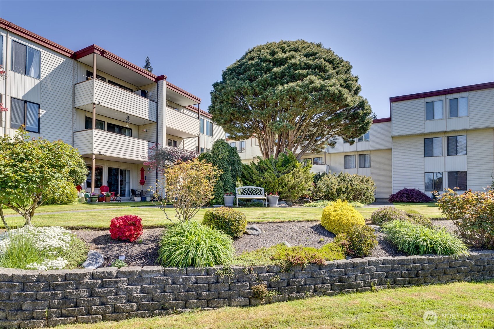 8516 196th Street Southwest, Unit 105 Edmonds, WA 98026 - Photo 38 of 40