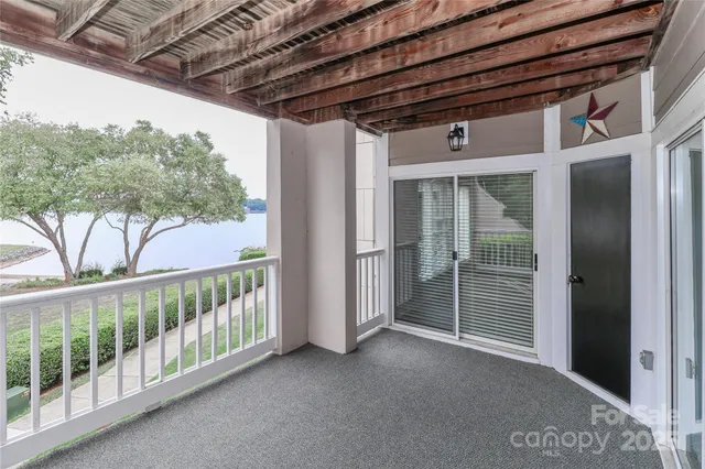 $679,500 | 18563 Vineyard Point Lane, Cornelius, NC 28031