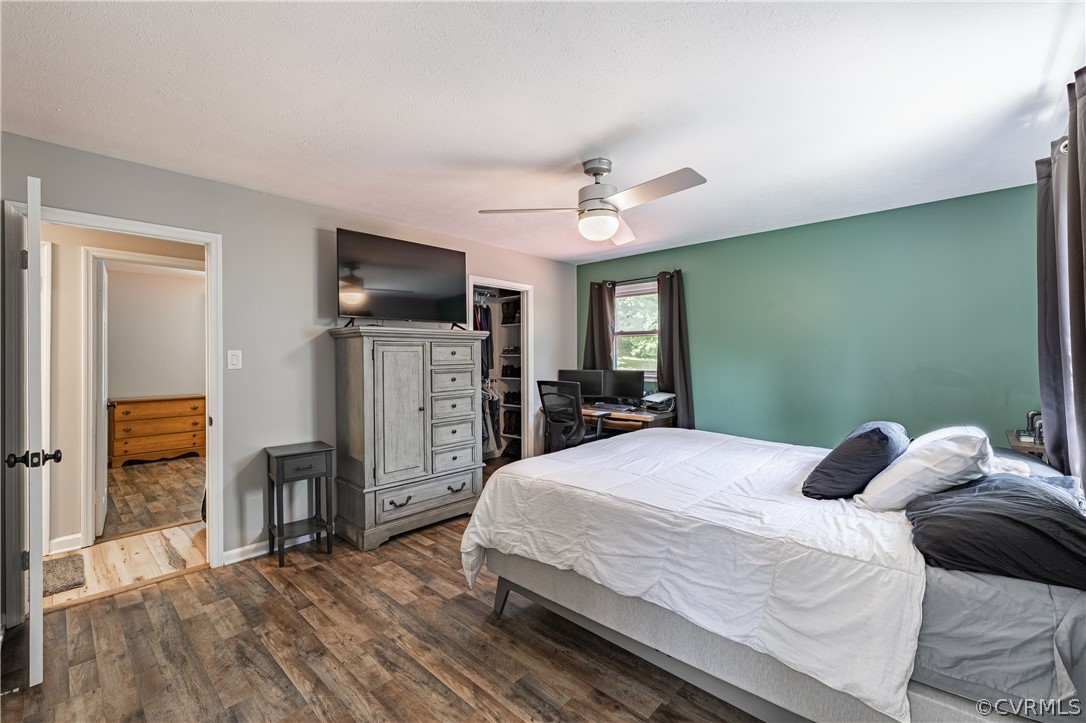 6039 Old Nottoway Road Crewe, VA 23930 - Photo 19 of 46 a bedroom with a bed and a television