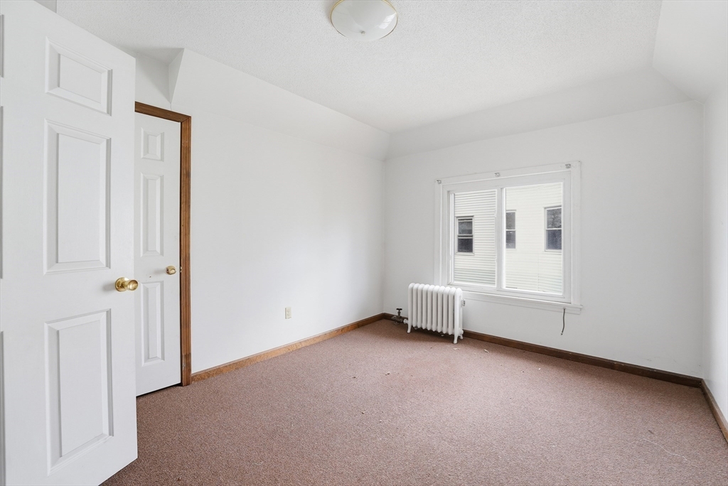 42 Berkshire Street Springfield, MA 01151 - Photo 27 of 36