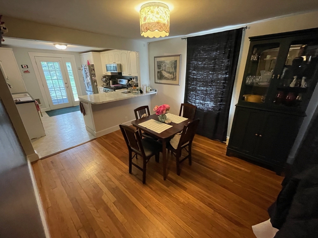 20 Oak Road Medford, MA 02155 - Photo 6 of 28