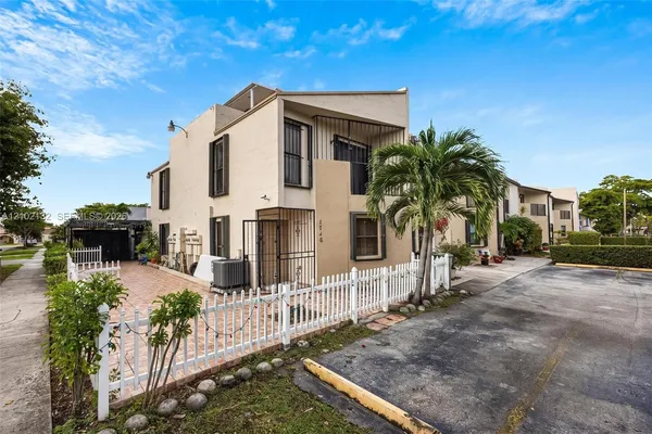 $399,000 | 1746 West 58th Street, Unit 1746, Hialeah, FL 33012