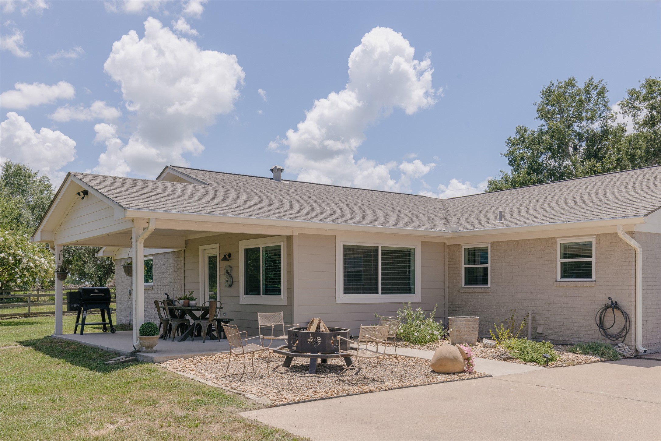 17318 Penick Road Waller, TX 77484 - Photo 22 of 32 Back porch- perfect for enjoying the view