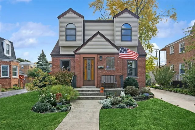 $499,900 | 7531 West Cleveland Street, Niles, IL 60714