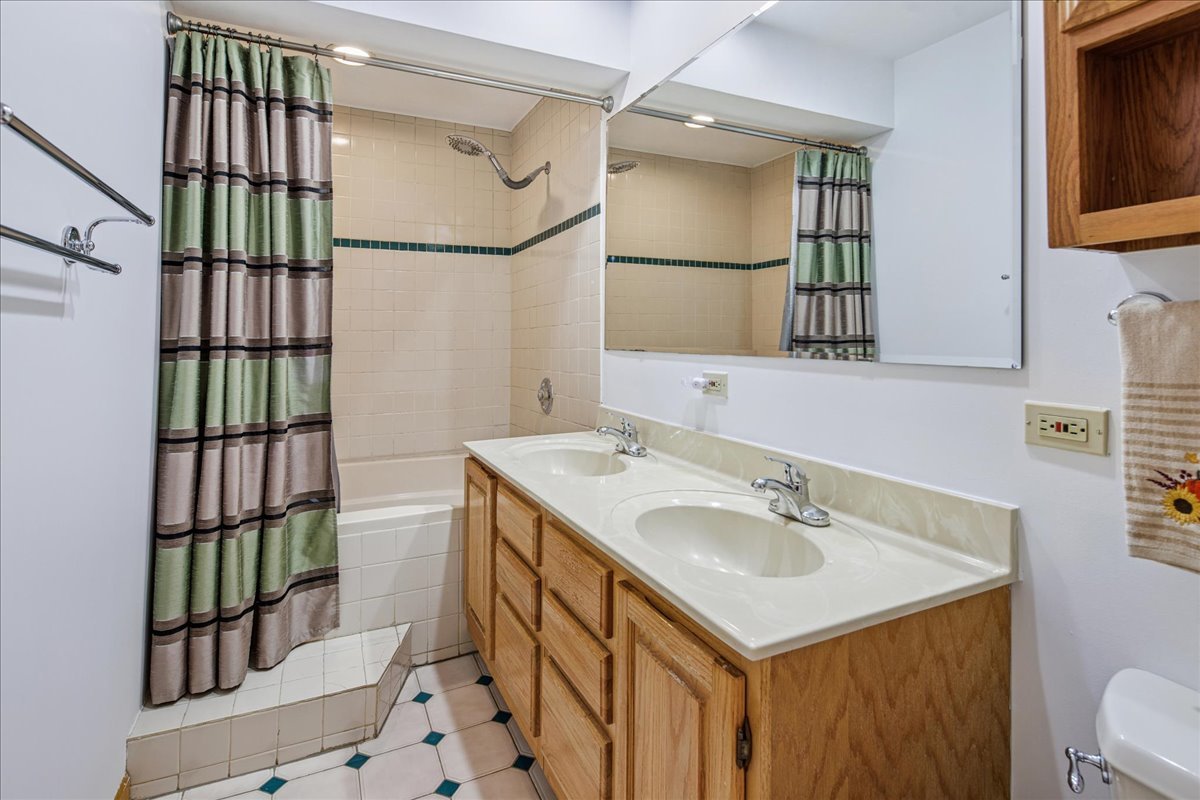 7531 West Cleveland Street Niles, IL 60714 - Photo 15 of 27