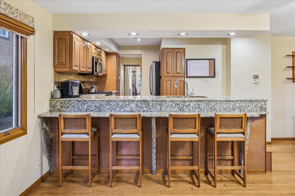 7531 West Cleveland Street Niles, IL 60714 - Photo 6 of 27