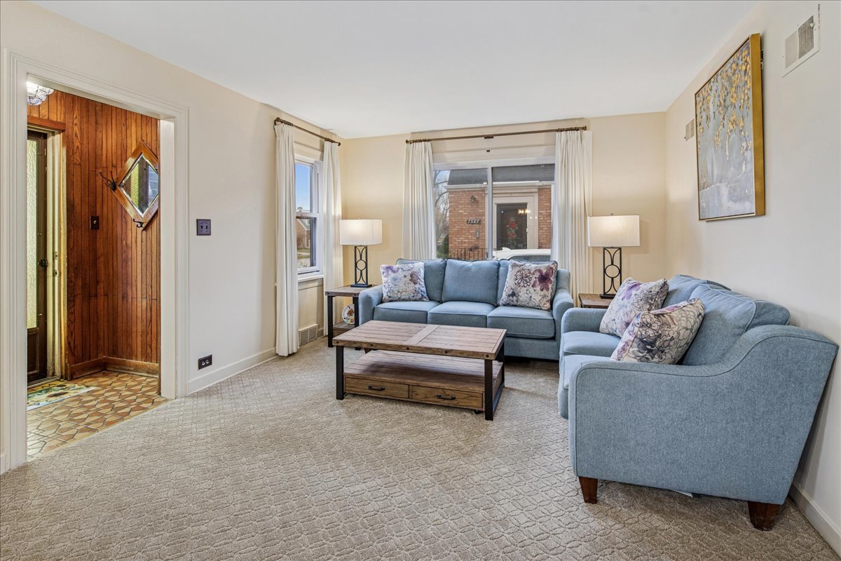 7531 West Cleveland Street Niles, IL 60714 - Photo 10 of 27