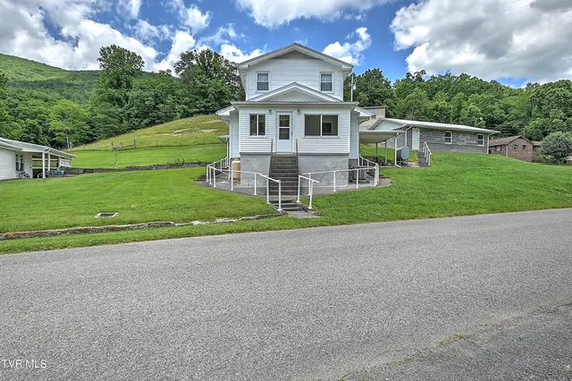 $315,700 | 289 Hilton Road, Gate City, VA 24251