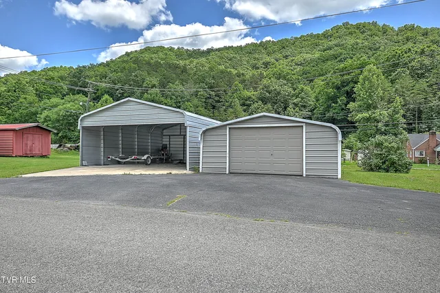 $315,700 | 289 Hilton Road, Gate City, VA 24251