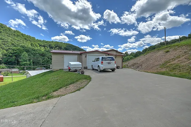 $315,700 | 289 Hilton Road, Gate City, VA 24251
