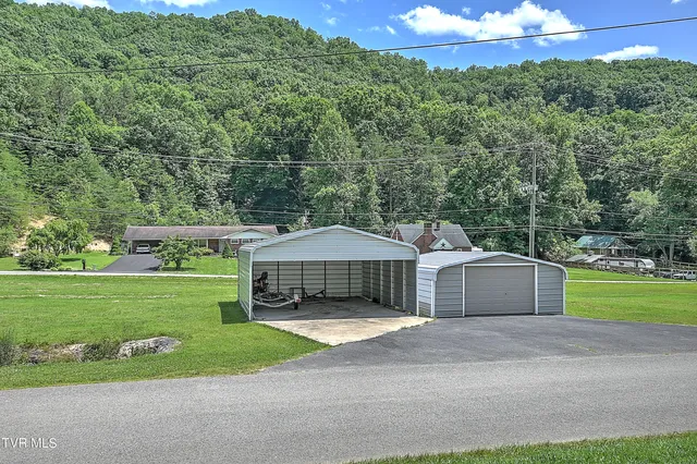 $315,700 | 289 Hilton Road, Gate City, VA 24251