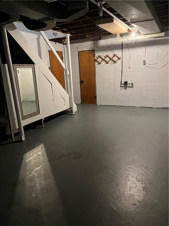 241 Hornaday Road Pittsburgh, PA 15210 - Photo 16 of 20 Gallery Image 16