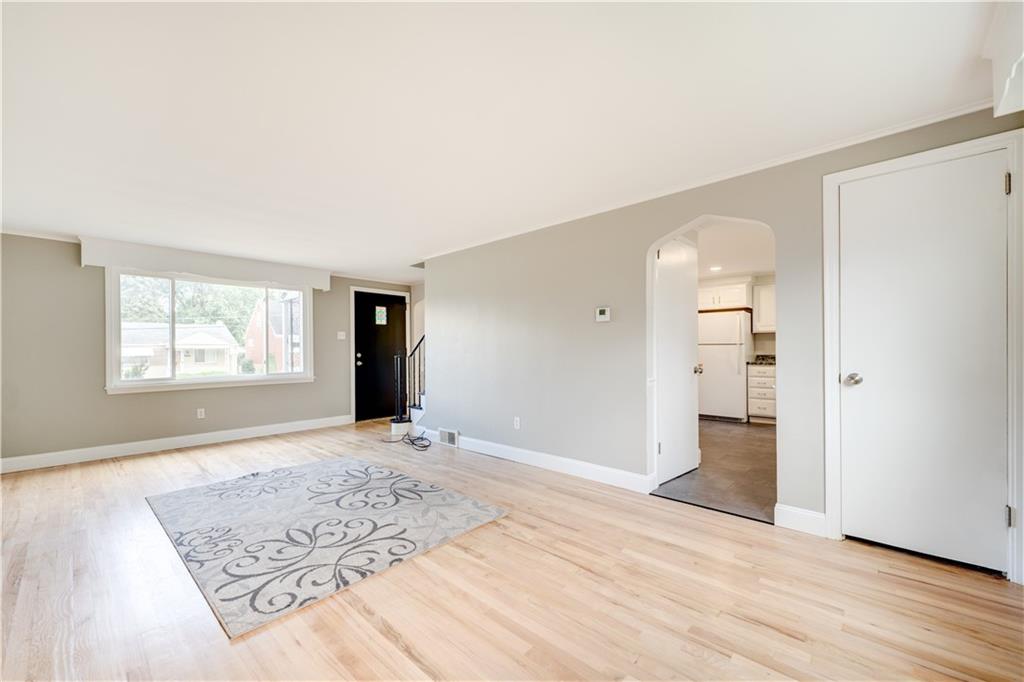 241 Hornaday Road Pittsburgh, PA 15210 - Photo 2 of 20 Gallery Image 2